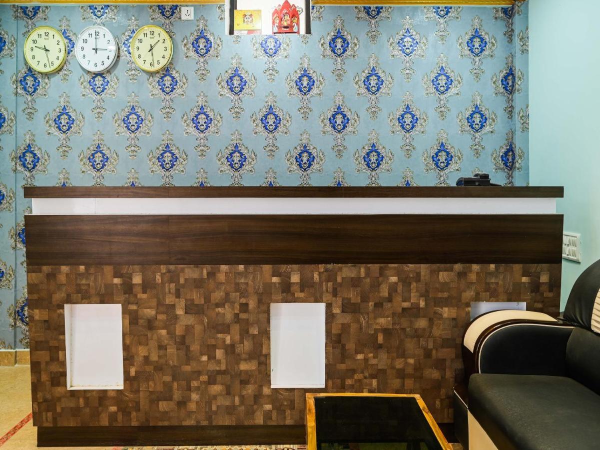 Capital O 84066 Hotel Damodar Palace プリ エクステリア 写真