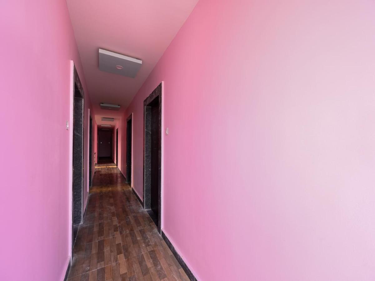 Capital O 84066 Hotel Damodar Palace プリ エクステリア 写真